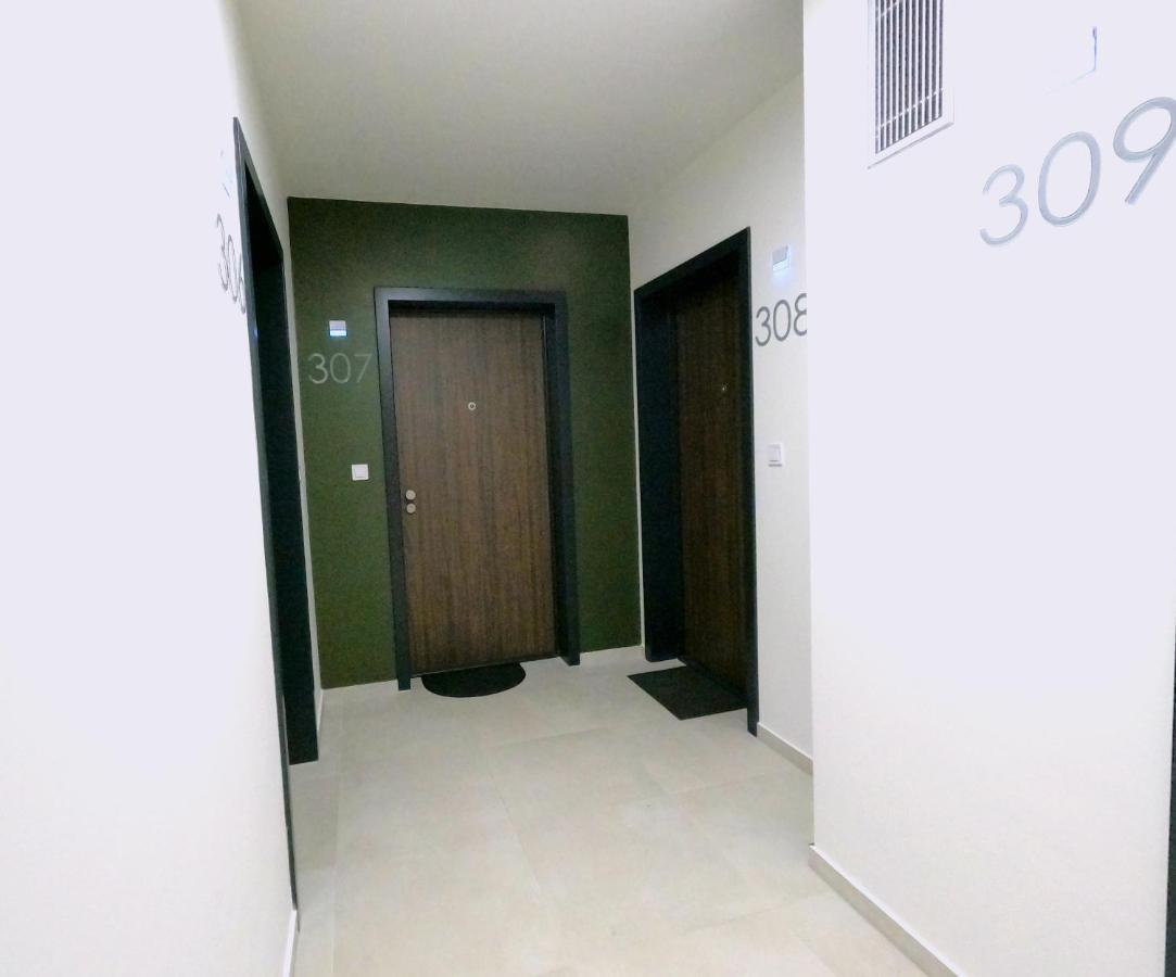 Brand New Apartment By Hockey Stadium บราติสลาวา ภายนอก รูปภาพ