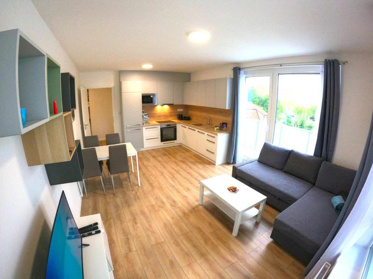 Brand New Apartment By Hockey Stadium บราติสลาวา ภายนอก รูปภาพ