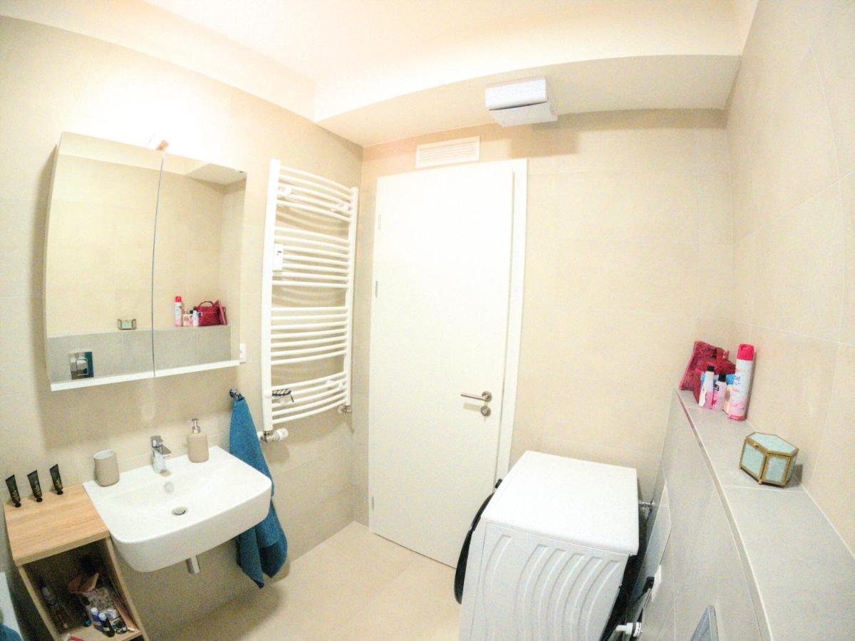 Brand New Apartment By Hockey Stadium บราติสลาวา ภายนอก รูปภาพ